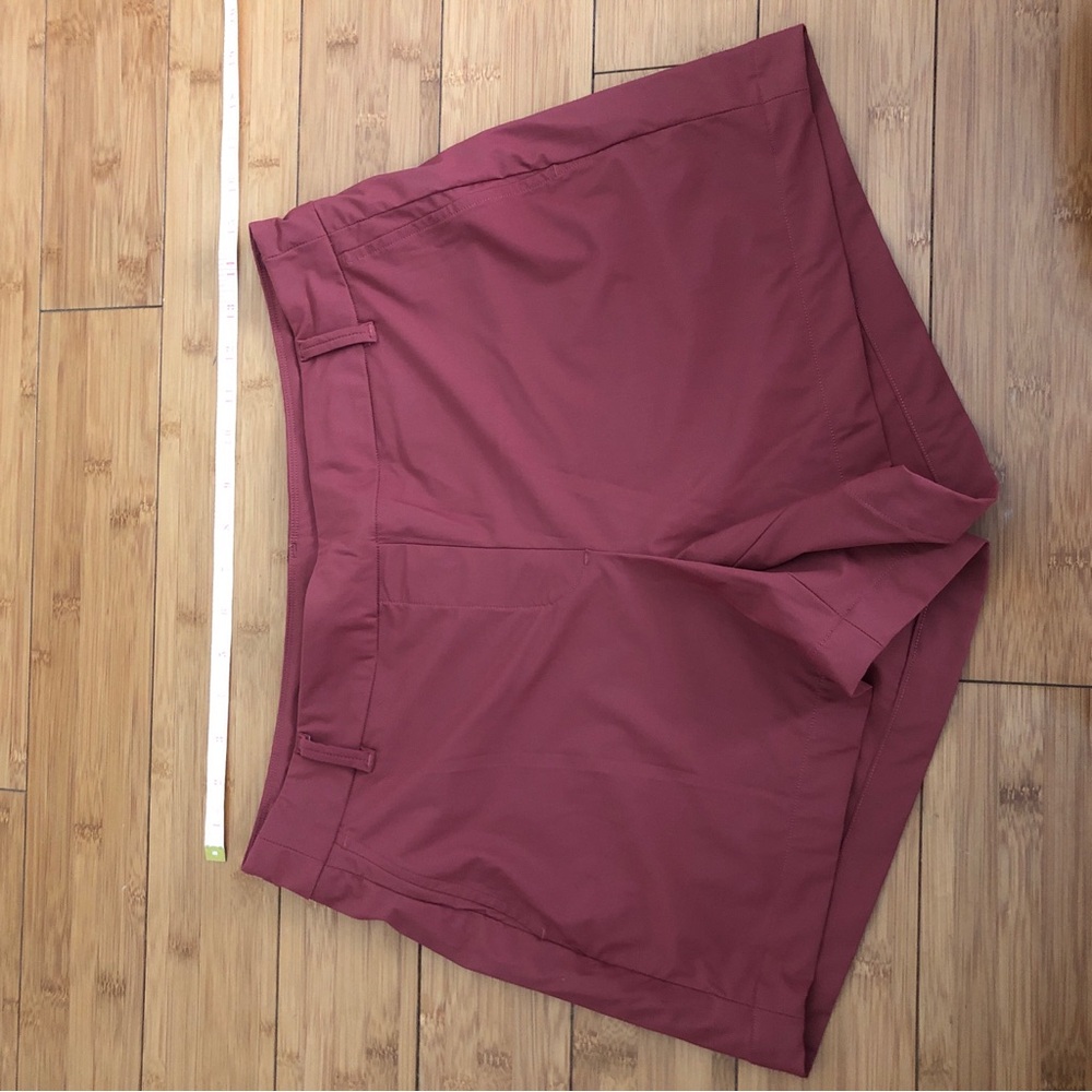 Spanx Women’s Shorts Athletic Hiking Size Medium clay red